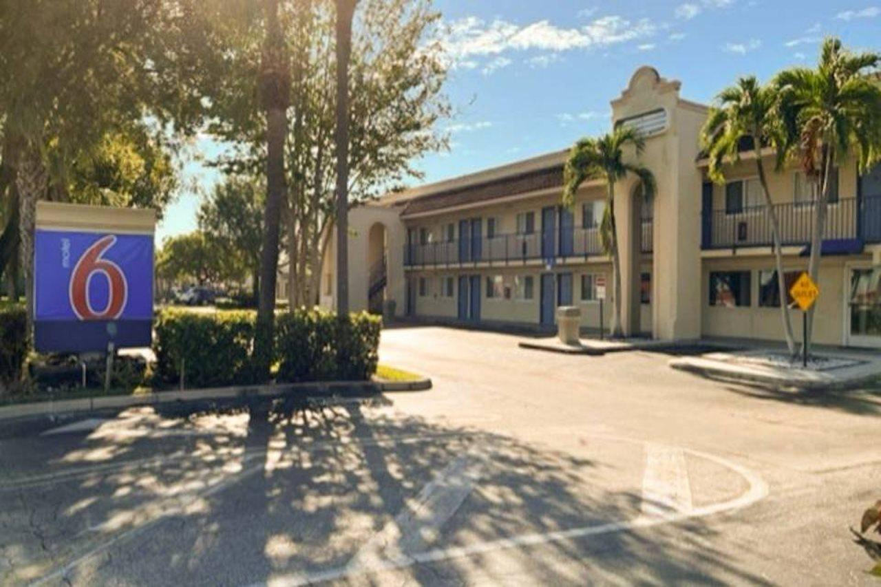Motel 6 Riviera Beach Fl Εξωτερικό φωτογραφία